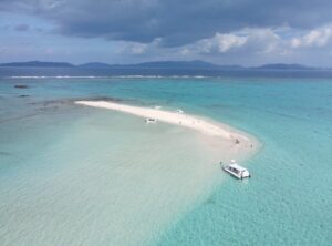  【小浜島/約1時間】一度は行きたい『幻の島（浜島）』上陸＆散策クルージングツアー☆水に濡れず快適！幼児からご高齢の方も安心して参加OK♪