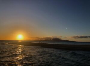 【小浜島/約1時間】360度絶景の『幻の島』で極上のサンセットタイムを☆水に濡れず快適！幻の島上陸＆散策クルージングツアー＜年齢制限なし＆手ぶら参加OK＞