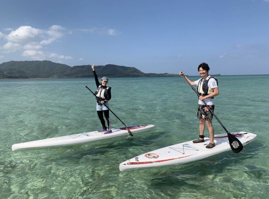 【小浜島】ガイド貸切で安心♪自分たちのペースで楽しもう☆選べる60分or90分プライベートSUPツアー《送迎＆写真サービス付》（No.630）