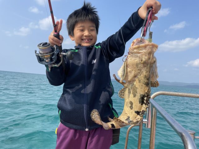 【小浜島/半日貸切】初心者大歓迎！出港時間の相談OK☆自分たちだけで楽しむ船釣りチャータープラン★機材込み＆居酒屋で調理OK