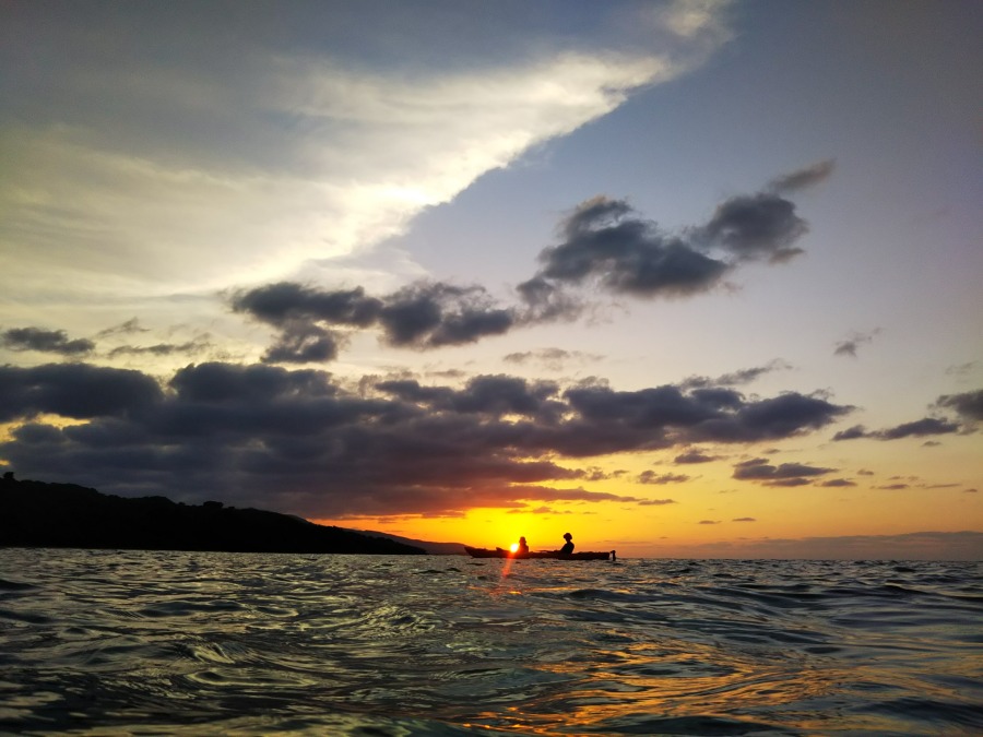 【小浜島/約2時間】4月〜10月限定開催☆サンセットカヤックツアー！夕陽に染まる幻想的な海をシーカヤックで海上散歩♪ホテル送迎付き（No.613）