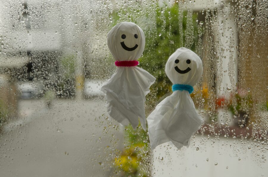 雨　てるてる坊主