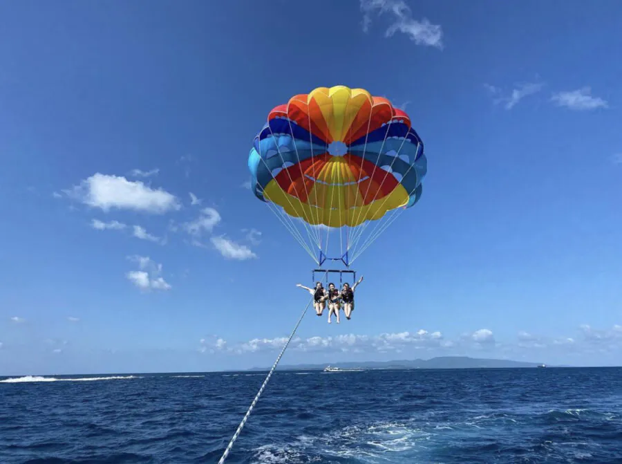 石垣島でパラセーリング体験