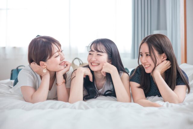 女子旅　ベッド